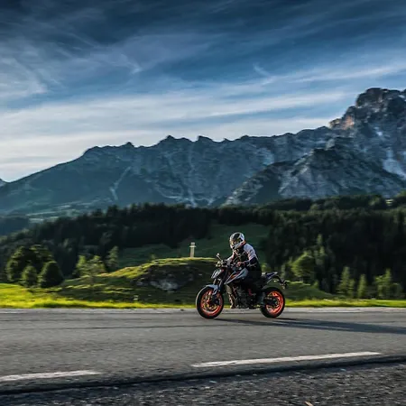 Hotel-restaurant Bike&snow Lederer 3*